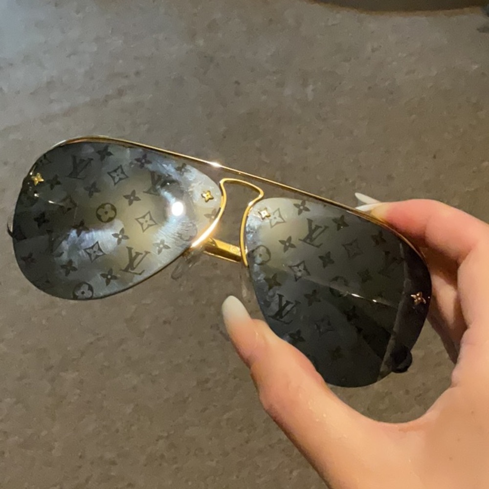 Louis Vuitton the grease sunglasses Gold Black Monogram Aviator Sunglasses - Picture 3 of 5